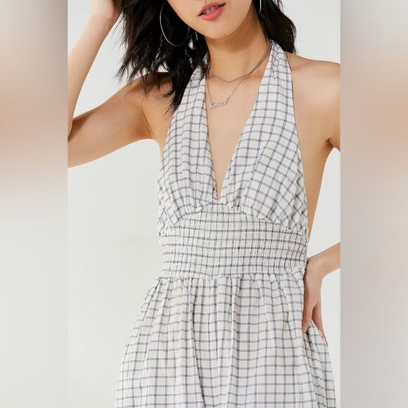 Urban Outfitters Donna Rae Smocked Halter Jumpsuit - Picture 3 of 8